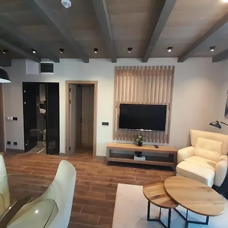 Stefany Apartment